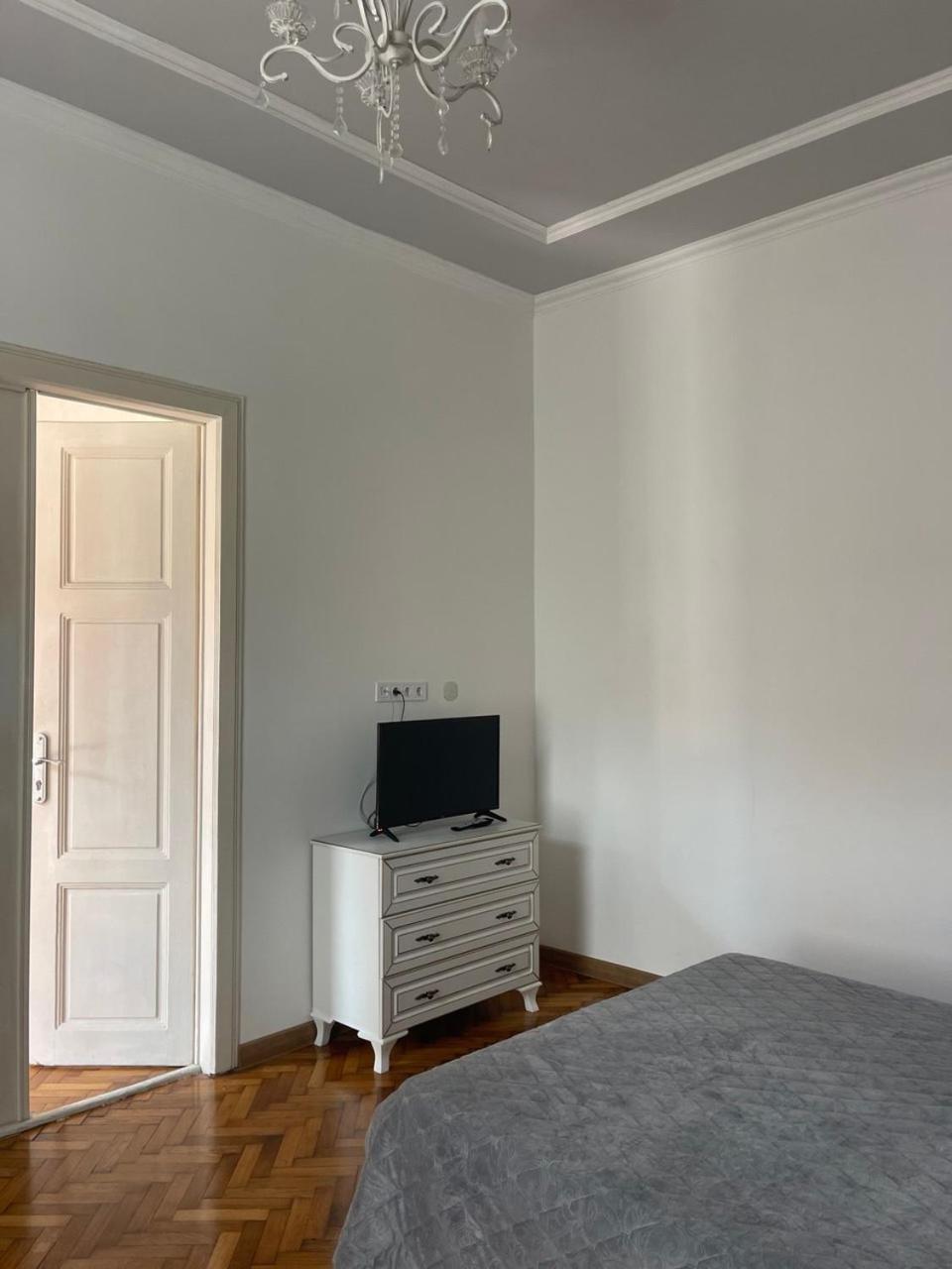 Newtone Apartment Чернивци Екстериор снимка