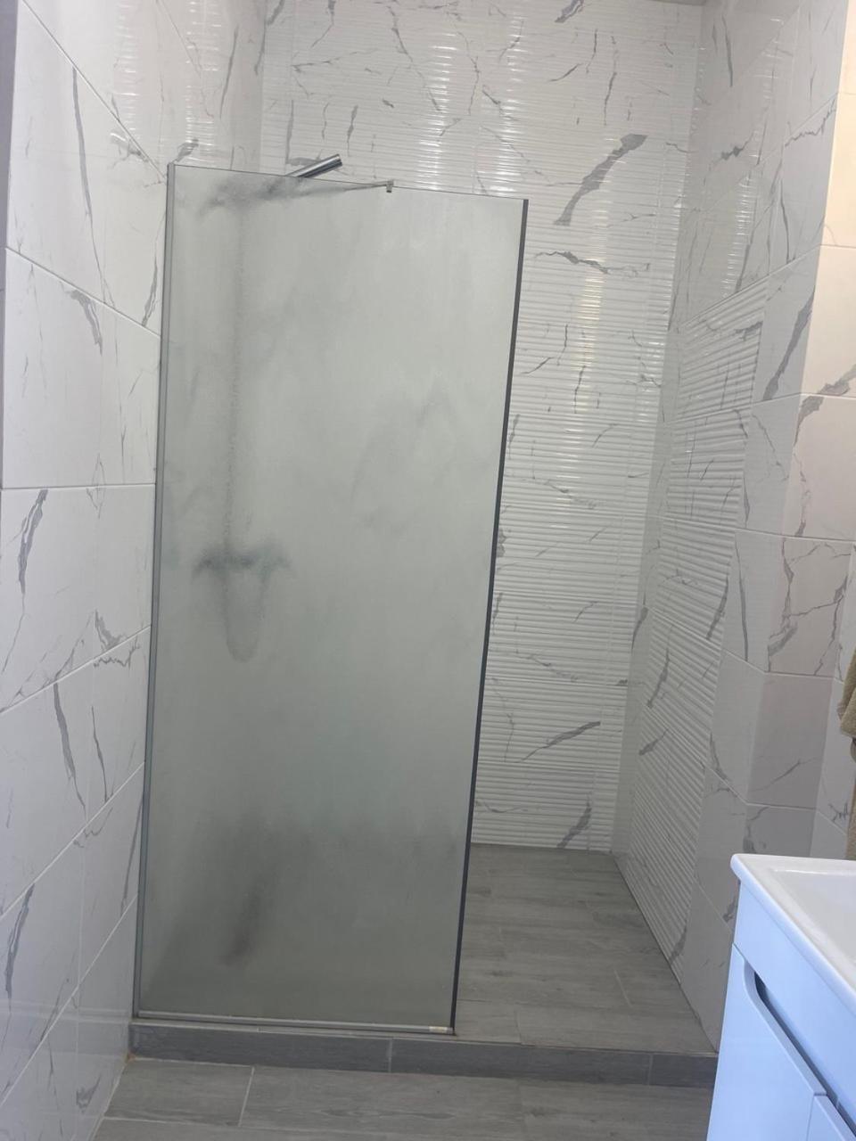 Newtone Apartment Чернивци Екстериор снимка