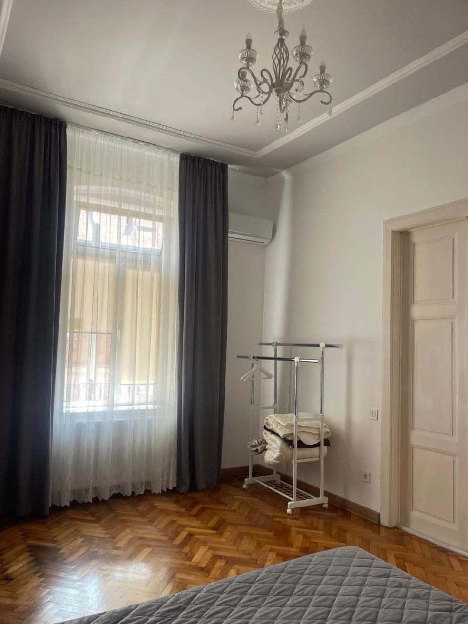 Newtone Apartment Чернивци Екстериор снимка