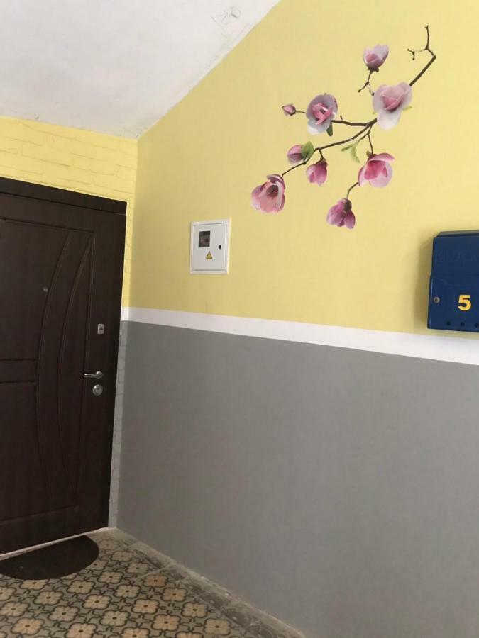 Newtone Apartment Чернивци Екстериор снимка